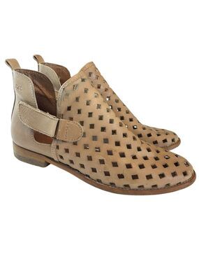 Musse & Cloud Caila Womens Beige Leather Perforated Ankle Boots Booties 38 7 7.5